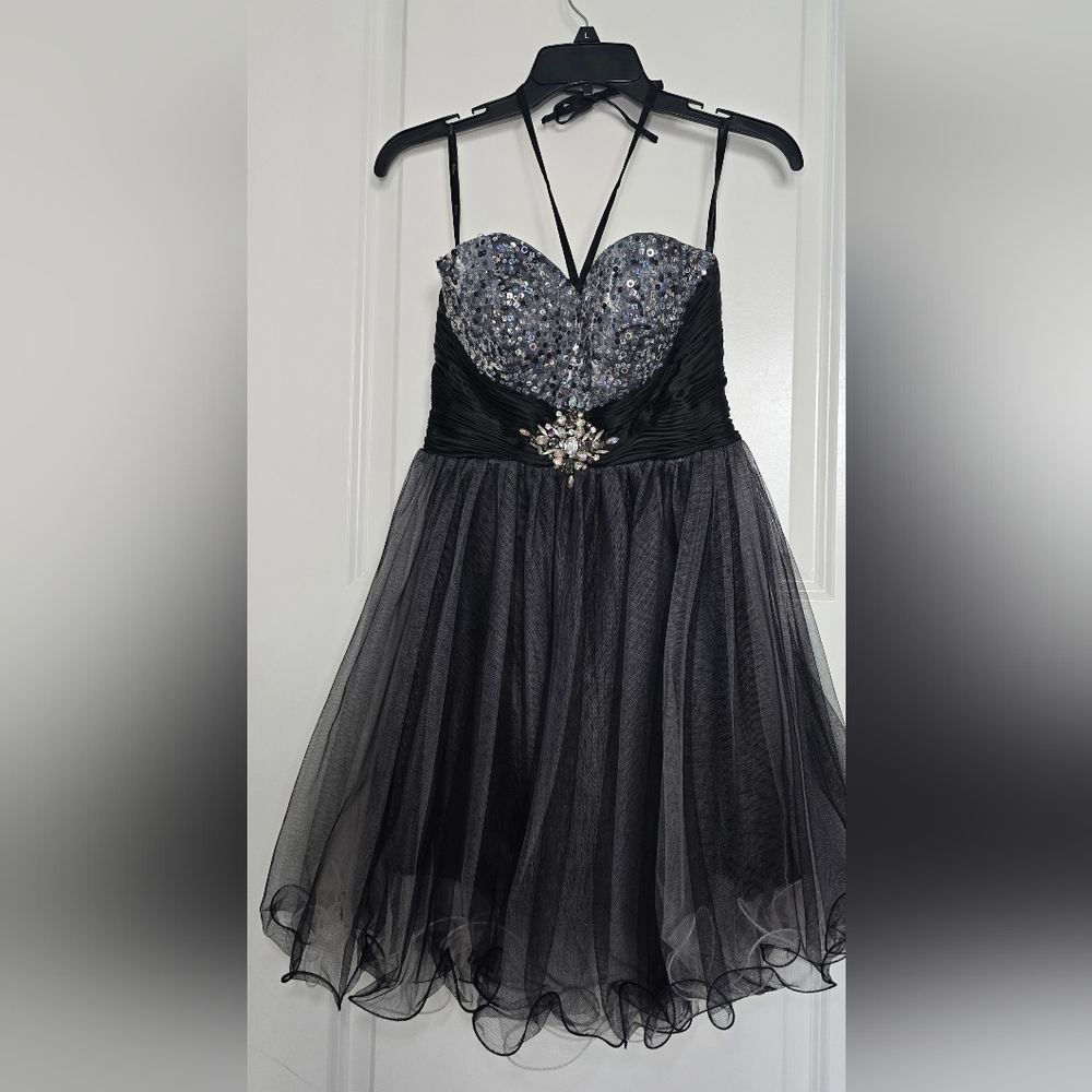 Riva Designs Black and‎ Silver Formal Mini Party Dress